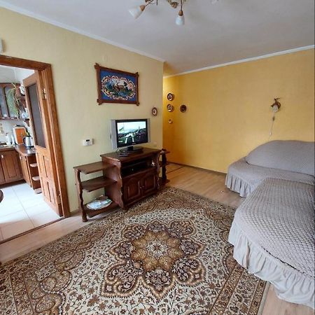 Apartment On Voli Avenue 21 Lutsʼk Екстериор снимка